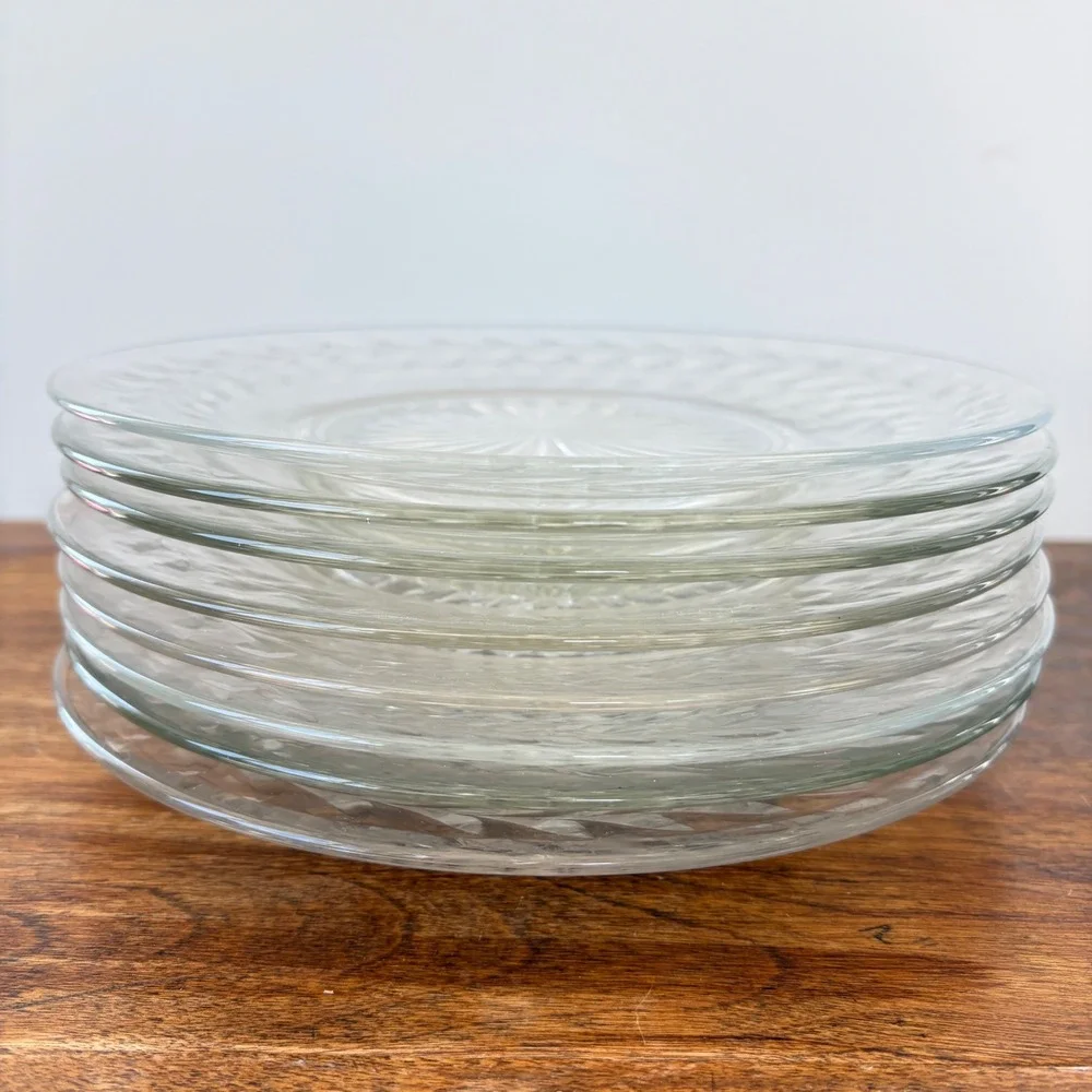 Set of 8 Vintage Clear Glass Laurel Leaf Sunburst 8 Inch Salad Dessert Plates